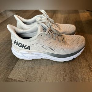 Hoka Clifton 8 - Men’s 9.5/Women’s 11